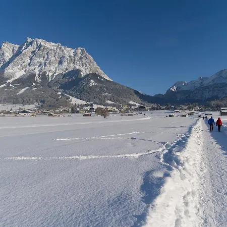 Apartmán Mein Kraftplatz - Panoramablick Und Freiraum Auf 120qm Fuer Bis Zu 6 Personen Ehrwald